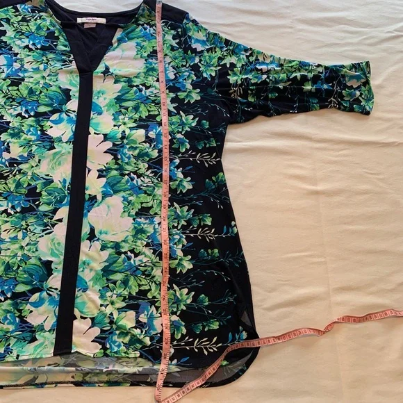 TanJay Plus Black and Multicolor top - Picture 5 of 10